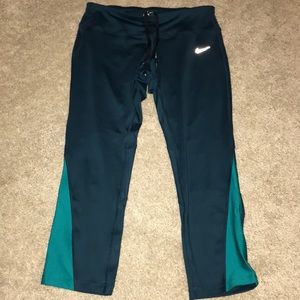 Turquoise Nike crop leggings